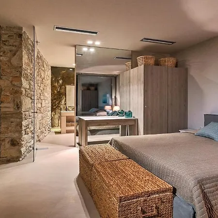 Private 3 Bedroom Luxury Peaceful Mylo W Pool Close To Mylopotas Beach Villa